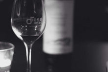 Load image into Gallery viewer, Verres de vin Dièse onze - Dièse onze wine glasses (Pas de livraison - Pick up only)
